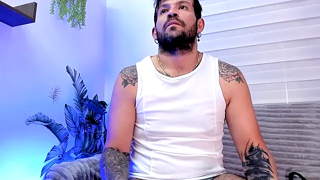 Snapshot of jonathan_rivers chatting on 20, 12, 2025 jonathan rivers online show from 20, 12, 2025