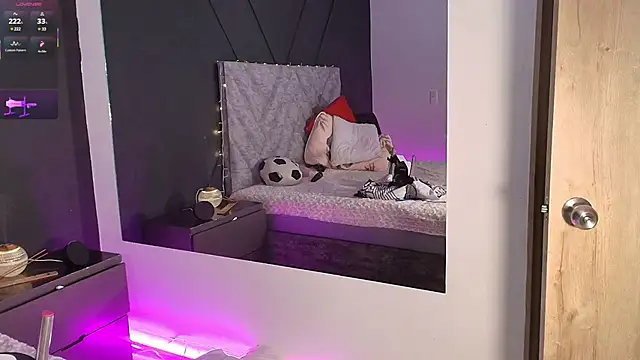 emmajohnss online show from 5, 2, 2025