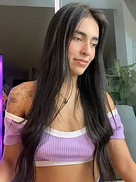 DaphneUwu online show from 8, 7, 2026
