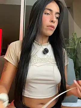 DaphneUwu online show from 28, 7, 2026