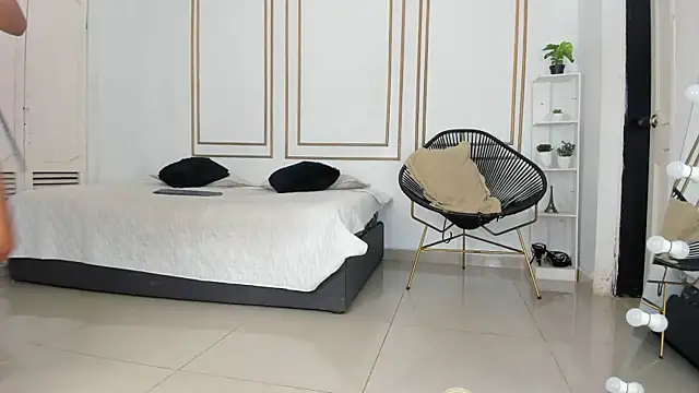 kristyl paez online show from 20, 4, 2026