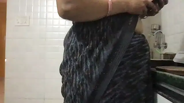 Snapshot of Riyasingh9 chatting on 31, 1, 2025 Riyasingh9 online show from 31, 1, 2025