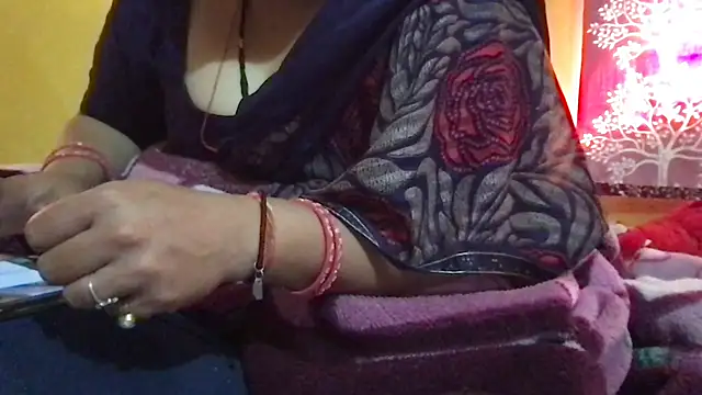 Snapshot of Riyasingh9 chatting on 4, 11, 2025 Riyasingh9 online show from 4, 11, 2025