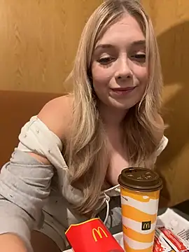 CherryAuroraa online show from 15, 12, 2024