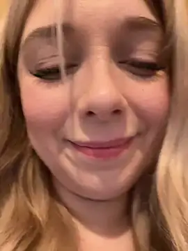 CherryAuroraa online show from 19, 12, 2024