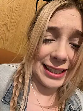 CherryAuroraa online show from 2, 1, 2025