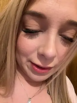 CherryAuroraa online show from 17, 2, 2025