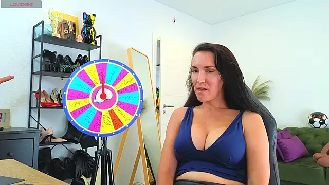 EvaKeks online show from 5, 7, 2026