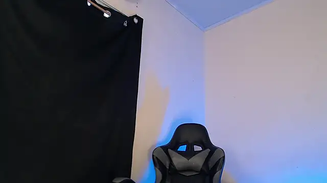 Snapshot of luciana_keating chatting on 15, 3, 2025 luciana keating online show from 15, 3, 2025