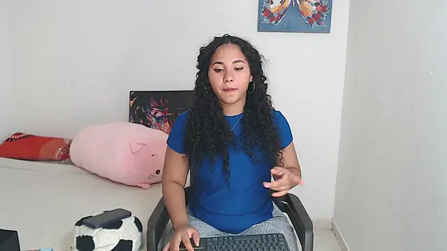 Snapshot of luciana_keating chatting on 5, 10, 2025 luciana keating online show from 5, 10, 2025