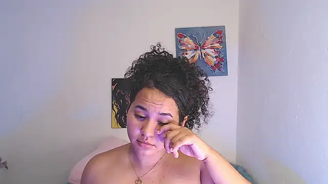 Snapshot of luciana_keating chatting on 10, 11, 2025 luciana keating online show from 10, 11, 2025