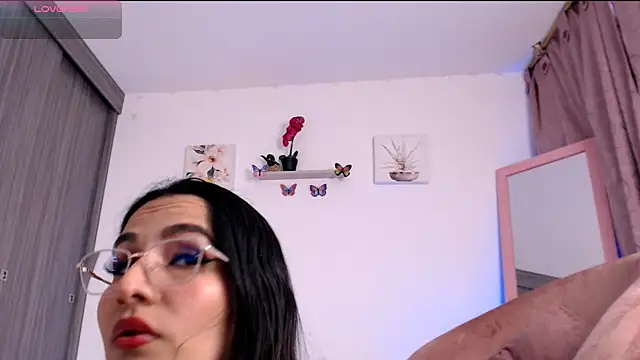 Annaross2 online show from 28, 2, 2025