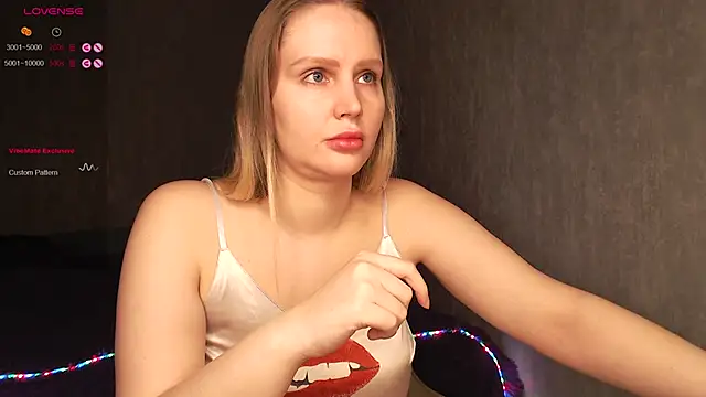 Snapshot of nutcrew chatting on 21, 12, 2025 nutcrew online show from 21, 12, 2025