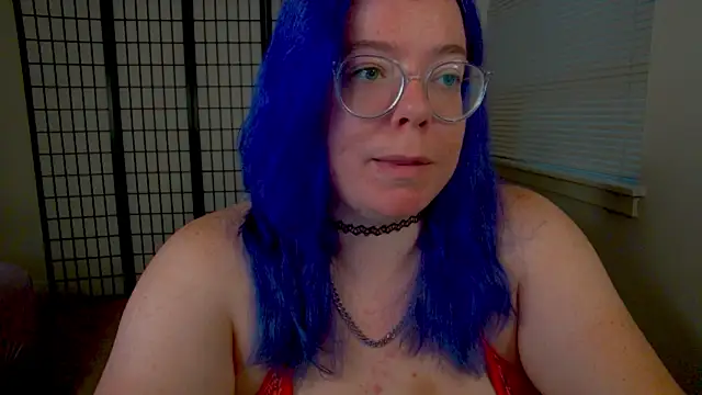 KiraSpitQueen online show from 5, 8, 2026