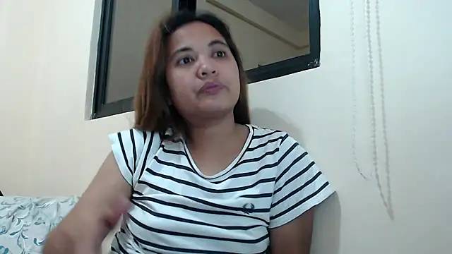 Snapshot of xTheLastVIRGINx chatting on 21, 11, 2025 xTheLastVIRGINx online show from 21, 11, 2025