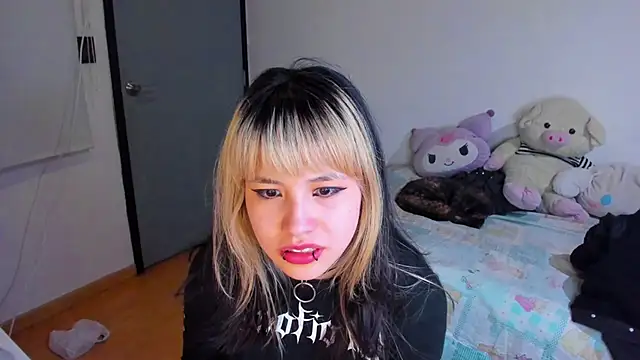 Snapshot of Akane-Mou chatting on 12, 12, 2024 Akane-Mou online show from 12, 12, 2024