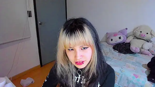 Snapshot of Akane-Mou chatting on 12, 12, 2024 Akane-Mou online show from 12, 12, 2024