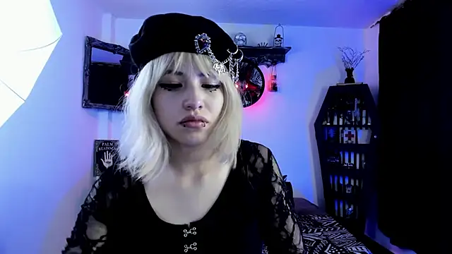 Snapshot of Akane-Mou chatting on 15, 10, 2025 Akane-Mou online show from 15, 10, 2025