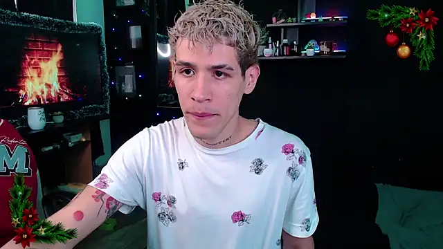 Snapshot of andybxby chatting on 20, 12, 2024 andybxby online show from 20, 12, 2024