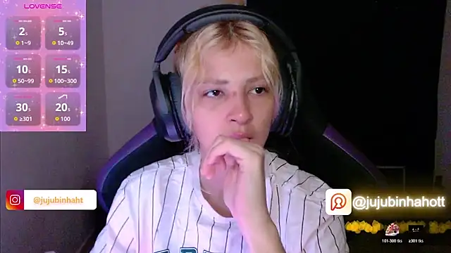 Snapshot of jujubinhahot chatting on 18, 10, 2025 jujubinhahot online show from 18, 10, 2025