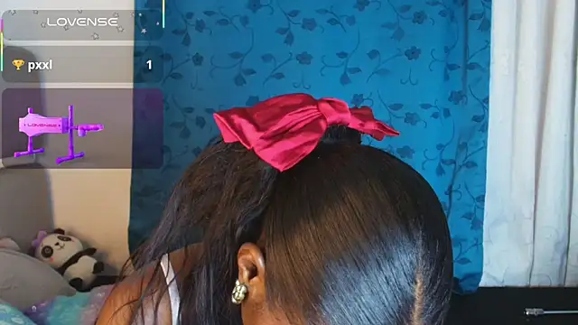 NatashaEgnath online show from 7, 11, 2025