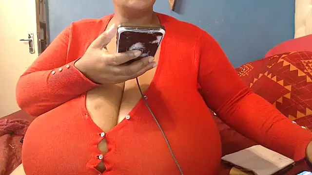 Snapshot of CUTEFIRMMELONSS chatting on 22, 2, 2025 CUTEFIRMMELONSS online show from 22, 2, 2025