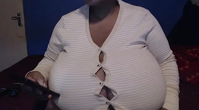 Snapshot of CUTEFIRMMELONSS chatting on 6, 3, 2025 CUTEFIRMMELONSS online show from 6, 3, 2025