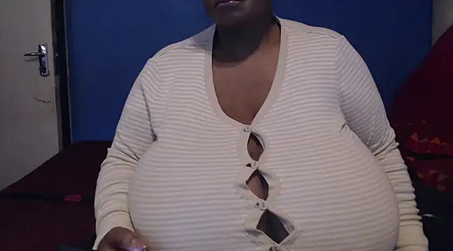 Snapshot of CUTEFIRMMELONSS chatting on 8, 3, 2025 CUTEFIRMMELONSS online show from 8, 3, 2025