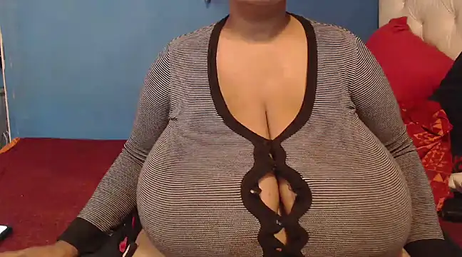 Snapshot of CUTEFIRMMELONSS chatting on 11, 3, 2025 CUTEFIRMMELONSS online show from 11, 3, 2025