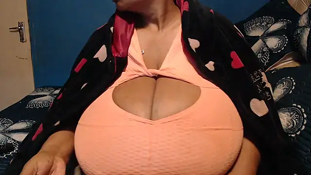 Snapshot of CUTEFIRMMELONSS chatting on 18, 9, 2025 CUTEFIRMMELONSS online show from 18, 9, 2025