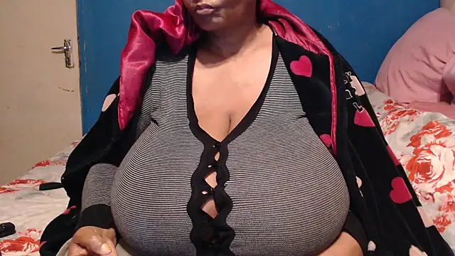 Snapshot of CUTEFIRMMELONSS chatting on 29, 9, 2025 CUTEFIRMMELONSS online show from 29, 9, 2025