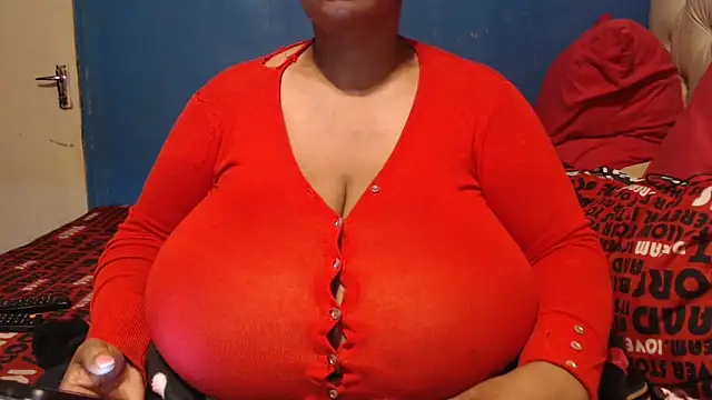 Snapshot of CUTEFIRMMELONSS chatting on 6, 11, 2025 CUTEFIRMMELONSS online show from 6, 11, 2025