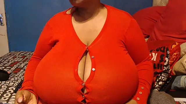 Snapshot of CUTEFIRMMELONSS chatting on 16, 11, 2025 CUTEFIRMMELONSS online show from 16, 11, 2025