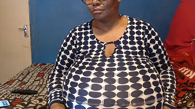 Snapshot of CUTEFIRMMELONSS chatting on 20, 11, 2025 CUTEFIRMMELONSS online show from 20, 11, 2025