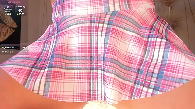 MariamRivera  online show from 30, 1, 2025