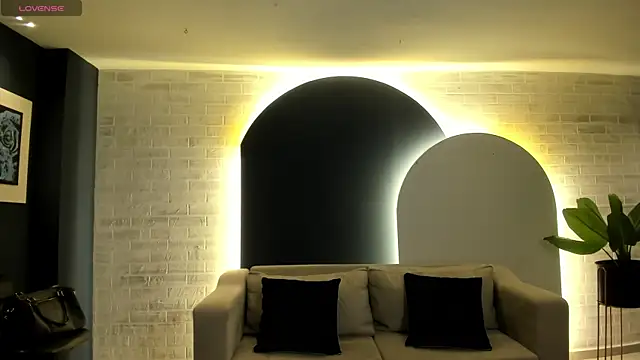 MariamRivera  online show from 2, 2, 2025