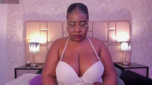 Darnellqueen online show from 24, 2, 2025