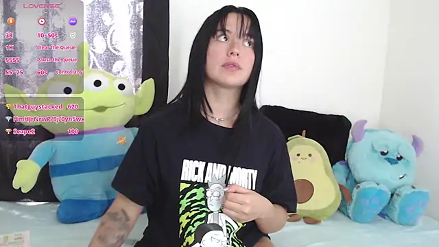 Snapshot of it_l chatting on 10, 1, 2025 it l online show from 10, 1, 2025