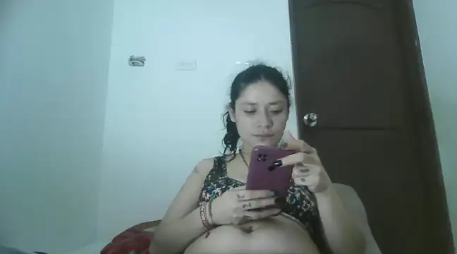 Snapshot of TamaraNauthy chatting on 9, 1, 2025 TamaraNauthy online show from 9, 1, 2025