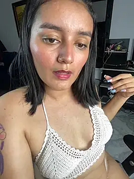 Snapshot of Lucia-Candy chatting on 8, 2, 2025 Lucia-Candy online show from 8, 2, 2025