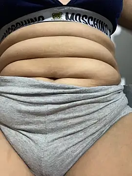 Snapshot of Lucia-Candy chatting on 28, 10, 2025 Lucia-Candy online show from 28, 10, 2025