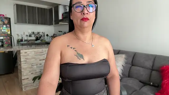 Karina Yang online show from 25, 4, 2026