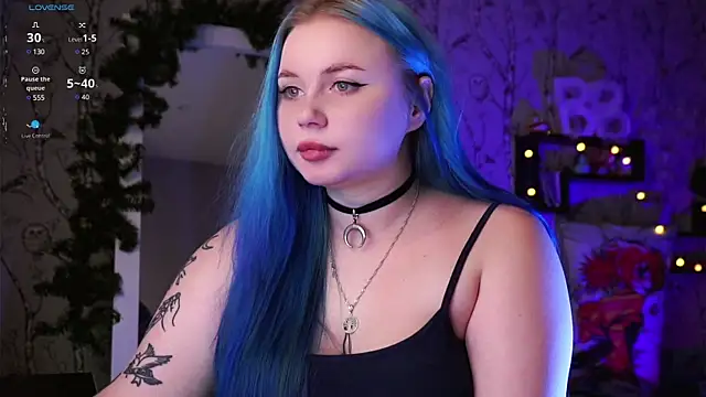 Moon Valkyrie online show from 30, 1, 2025