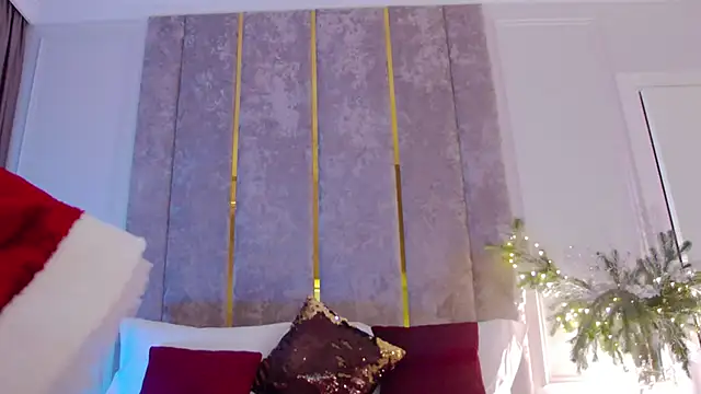 Snapshot of MilaDYstarlight chatting on 25, 12, 2024 MilaDYstarlight online show from 25, 12, 2024