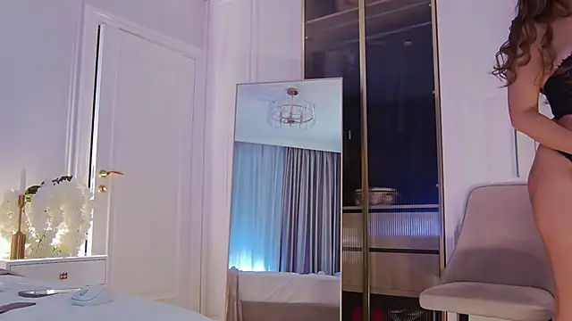 Snapshot of MilaDYstarlight chatting on 27, 2, 2025 MilaDYstarlight online show from 27, 2, 2025