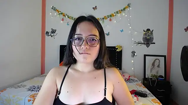 naughty girl 4u online show from 12, 2, 2025