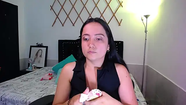 naughty girl 4u online show from 29, 9, 2025