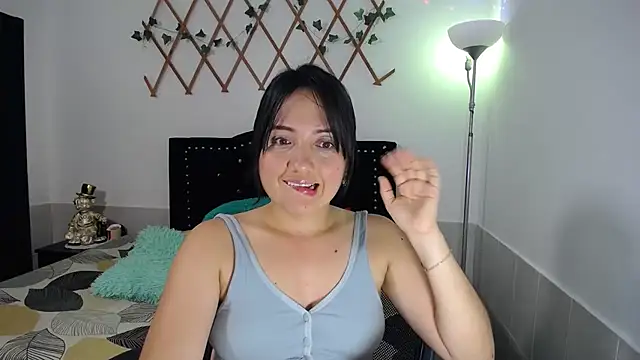 naughty girl 4u online show from 21, 2, 2026