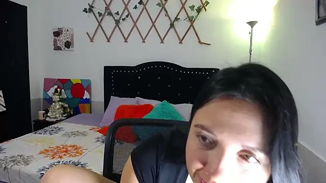 naughty girl 4u online show from 7, 5, 2026