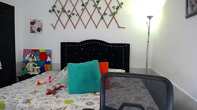 naughty girl 4u online show from 17, 6, 2026
